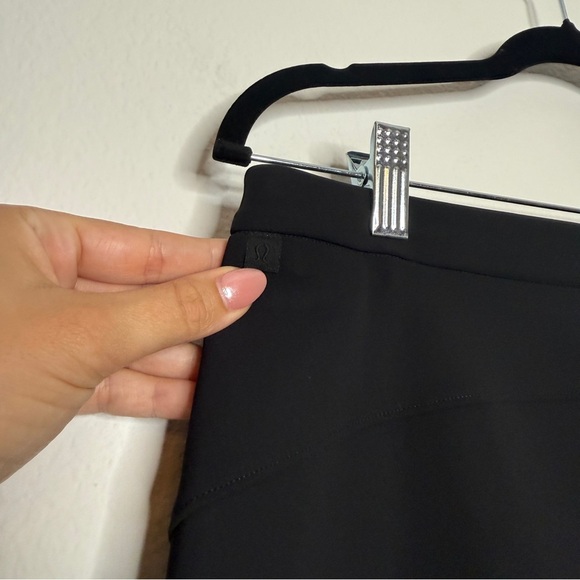 Lululemon On The Move Pant Black 28” Size 6 Zipper Fly and Pockets - Picture 5 of 7